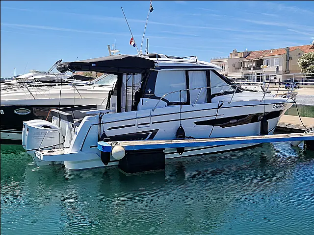 Merry Fisher 895